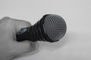 microphone-380017_960_720